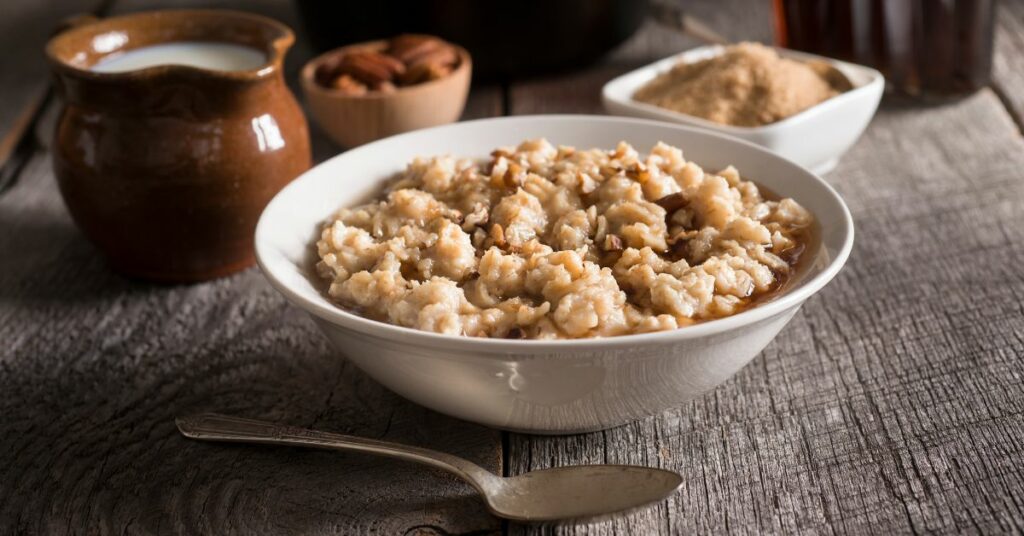 Benefits of a Diet Including Oatmeal with Brown Sugar